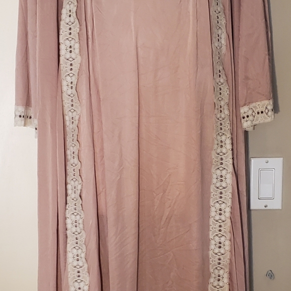 Blush Pink Satin Nightgown With Robe Set Size Medium - Picture 3 of 11